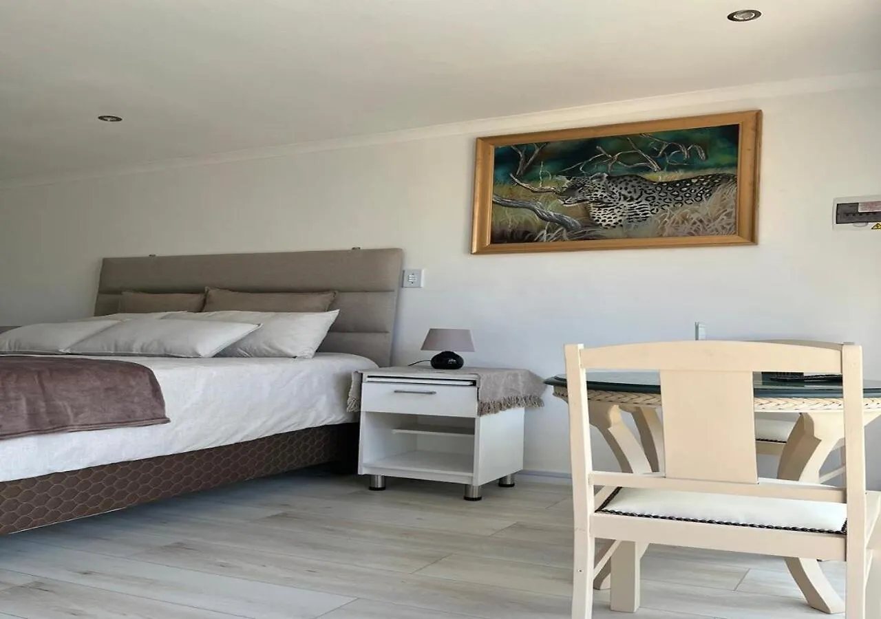 Modern Studio With Pool, 5 Mins From Beach Cape Town Apartment